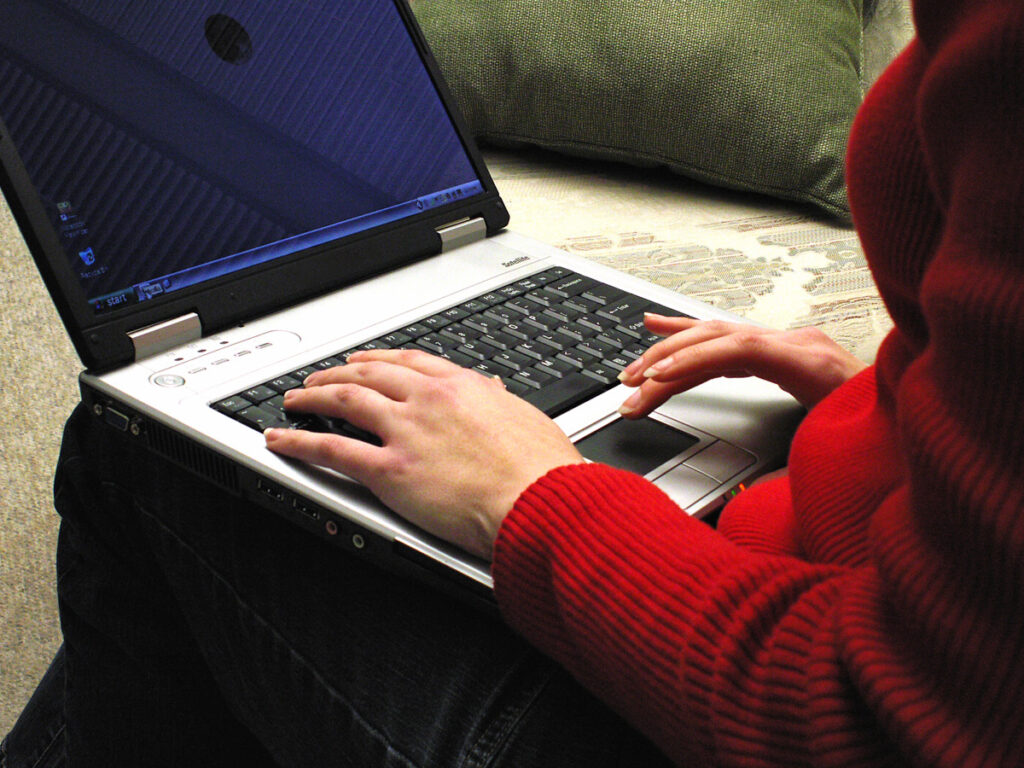 „Laptopy z PGR-ów”. Trzeba dostarczyć nowe dokumenty