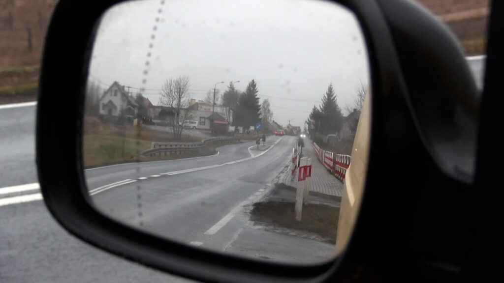 Kierowcy jeżdżą wolniej, ale nie brakuje „piratów”