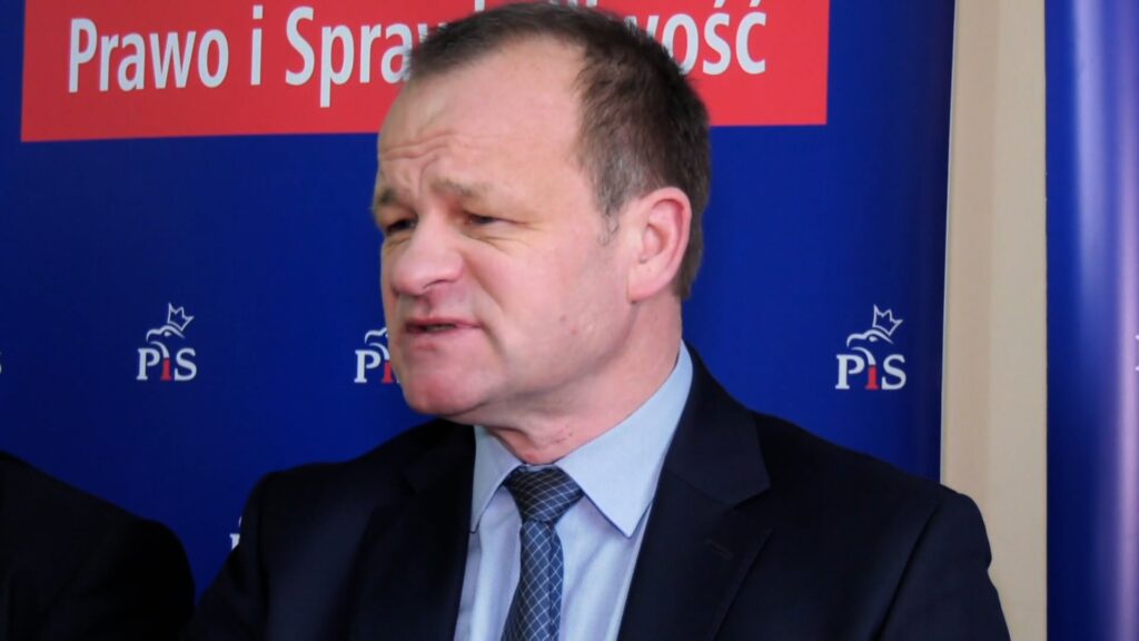 Poseł przyjechał z pieniędzmi na drogi