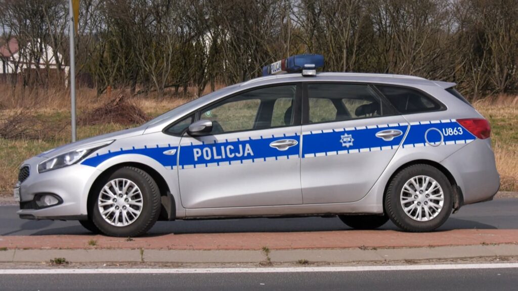 Wjechał autem do rowu. Był pijany