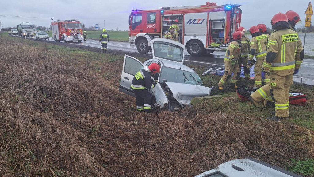 Groźnie wyglądająca kolizja w Pucołowie