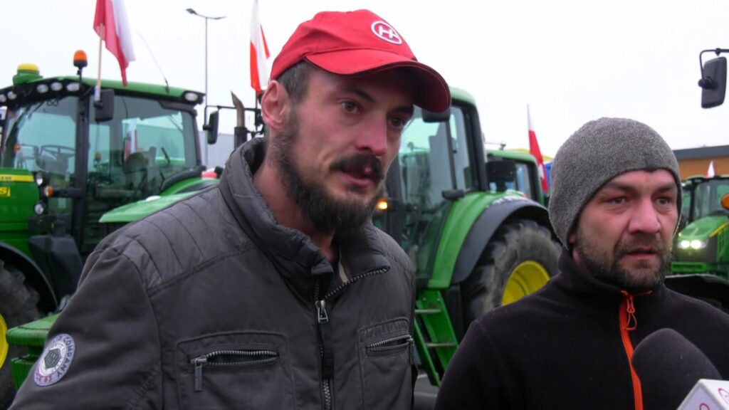 Trwa protest rolników. Ze Śremu wyruszyło około 50 ciągników