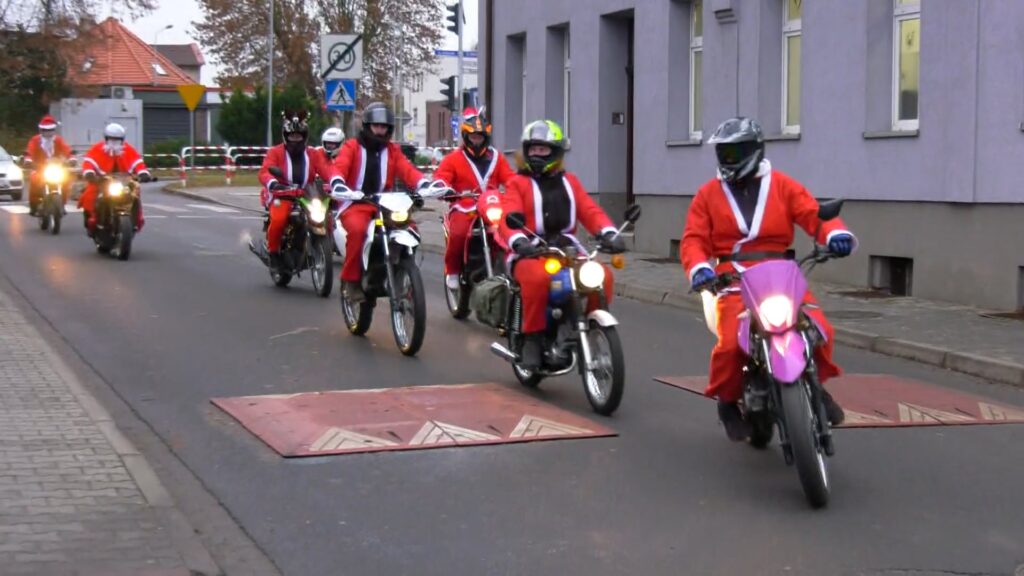 Motomikołajowie odwiedzili najmłodszych