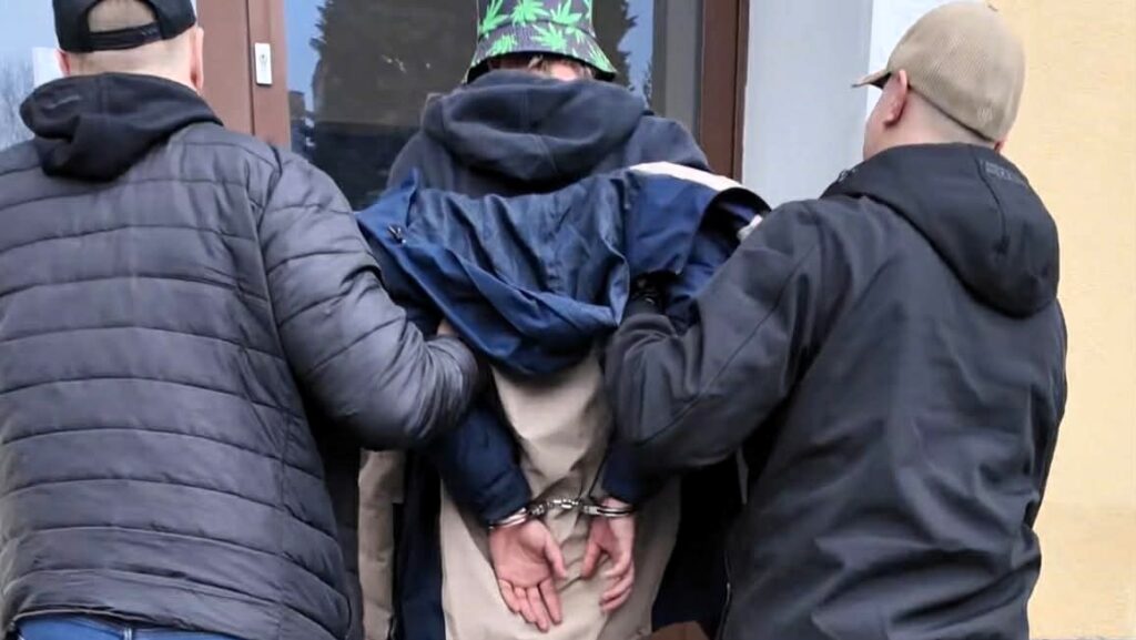 Kuzyn okradł go we własnym domu. Zniknęły pieniądze