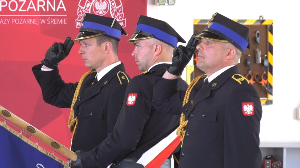 Strażacy z odznaczeniami i awansami