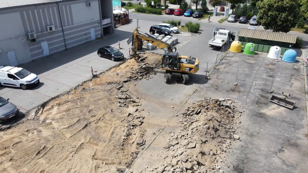 Ruszył remont największego parkingu na Jezioranach. Prace potrwają do końca września
