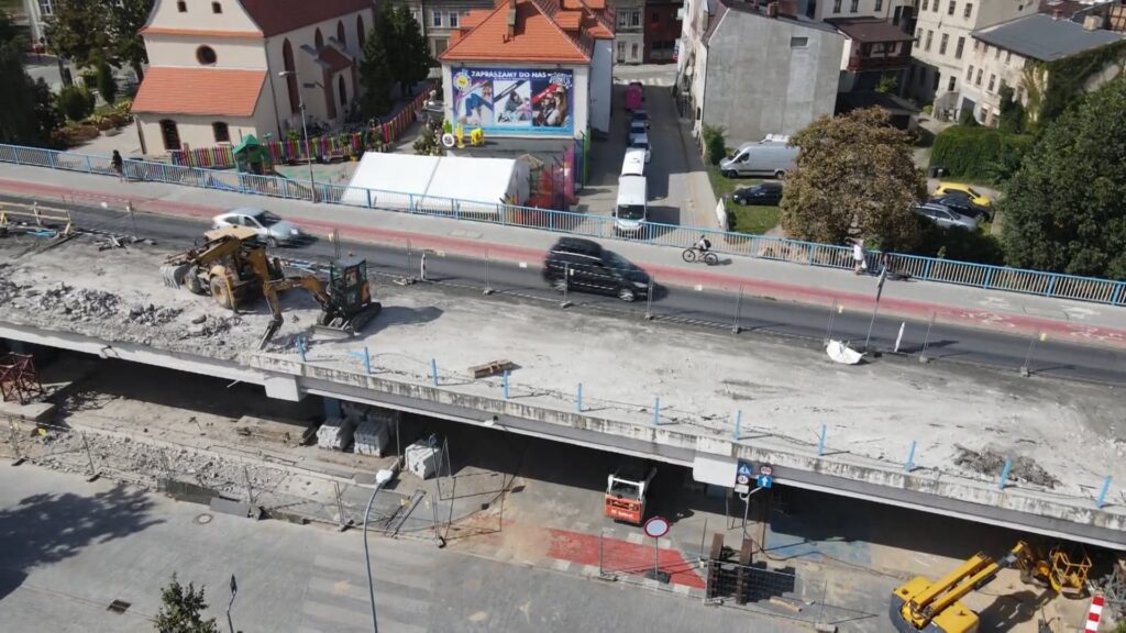 Oczepy do wymiany. Remont mostu potrwa dłużej, potrzeba dodatkowych pieniędzy